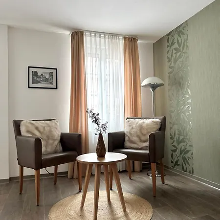 Adler Und Restaurant Hotel *